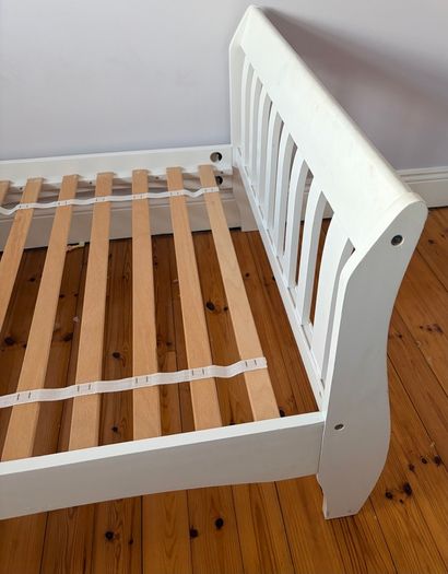 Single bed - white sleigh bed