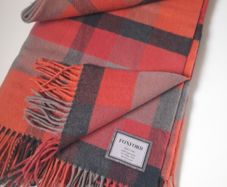 Foxford Throw lambswool 35 euro
