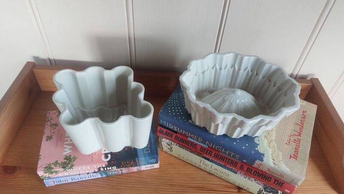 Fabulous Antique Highly Collectable Edwardian Art Deco Ironstone Jelly/Blancmange Mould, by Shelley, in the Savoy (Oval, Cream Centre) Shape, Size Large, Circa 1916 to 1925, Named After the Savoy Hotel in London