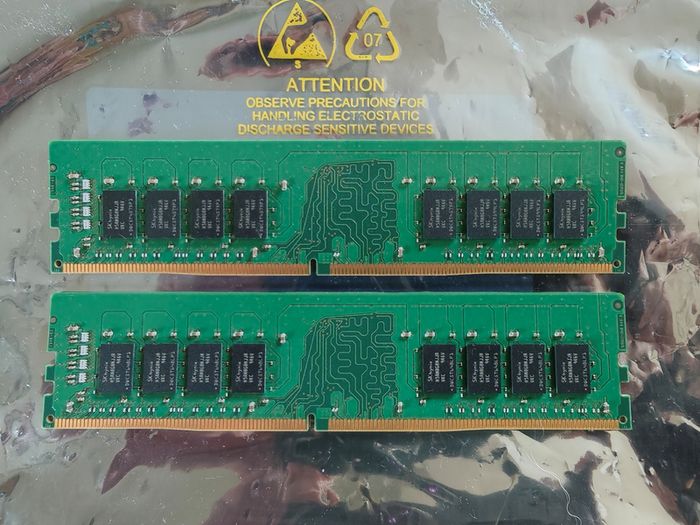 Hynix 32GB (16GB x 2) DDR4 PC4-21300 2666MHz 288-pin DIMM ram desktop memory