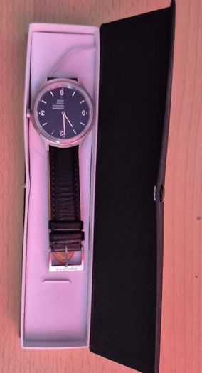 Mondaine Helvetica No.1 Bold 43mm Boxed Swiss Made & New Battery