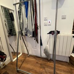Adjustable Clothes Rail
