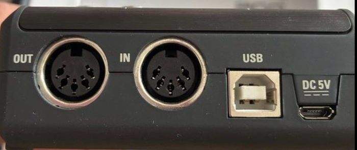 Zoom U-24 Handy Audio Interface free postage in Ireland