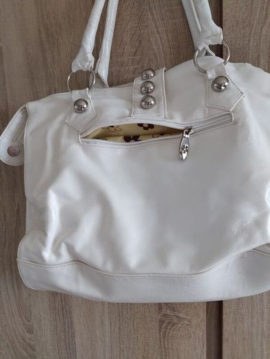 white big bag with studs
