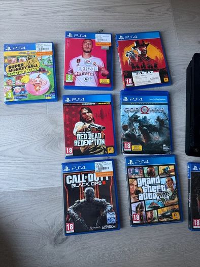 PS4 500GB + Games & 2 Controllers