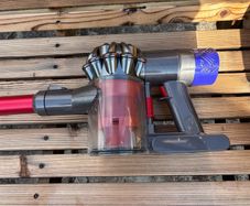 Dyson V6