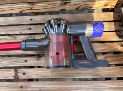 Dyson V6