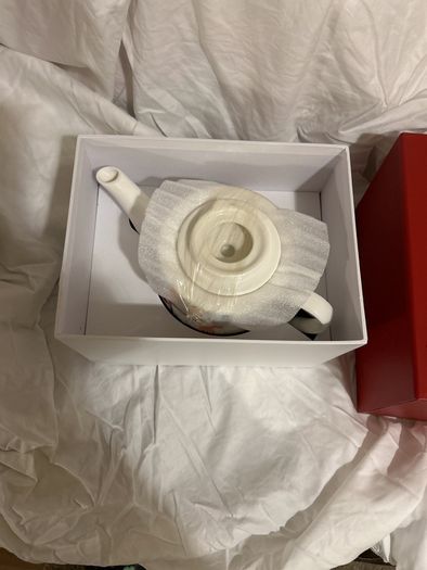 Graham Knuttell teapot for Tipperary Crystal bone china