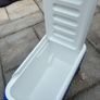 igloo cool box on wheels Image 2
