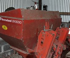 Automatic potato planter