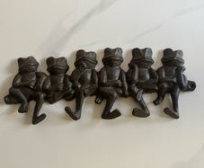 Decorative Cast Iron Frog Wall Hook