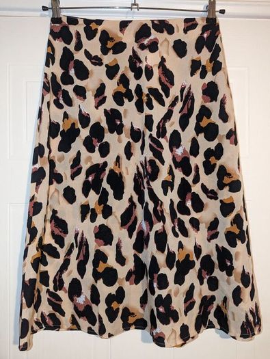 Perfect for Summer. beautiful leopard print, bias cut, midi skirt from Boohoo