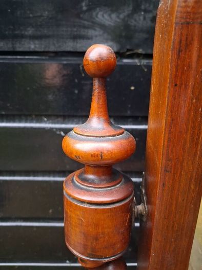 Victorian mahogany dressing table swing mirror