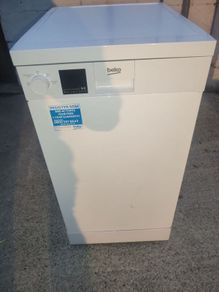 Slimline dishwasher