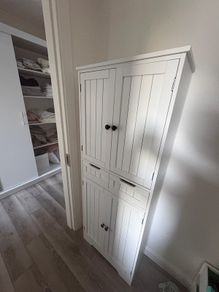 White Cabinet