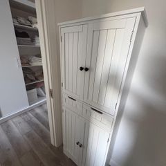 White Cabinet