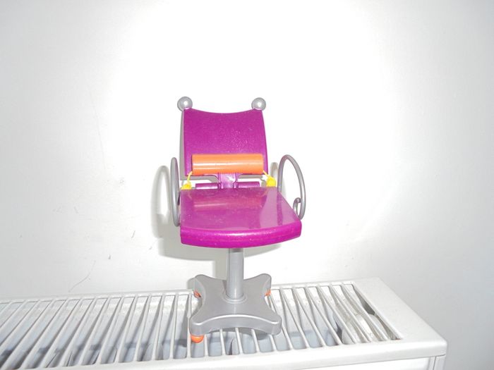 Dolls chair