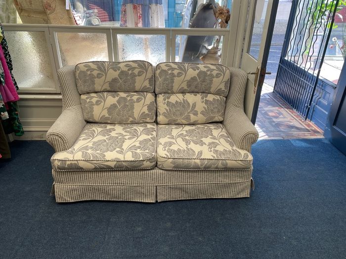 2 seater sofa bed