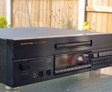 Onkyo integra CD player DX-6750