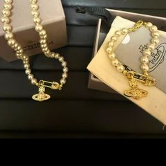 Pearl necklace and bracelet