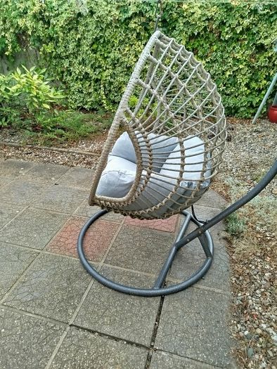 Swinging Egg Chair