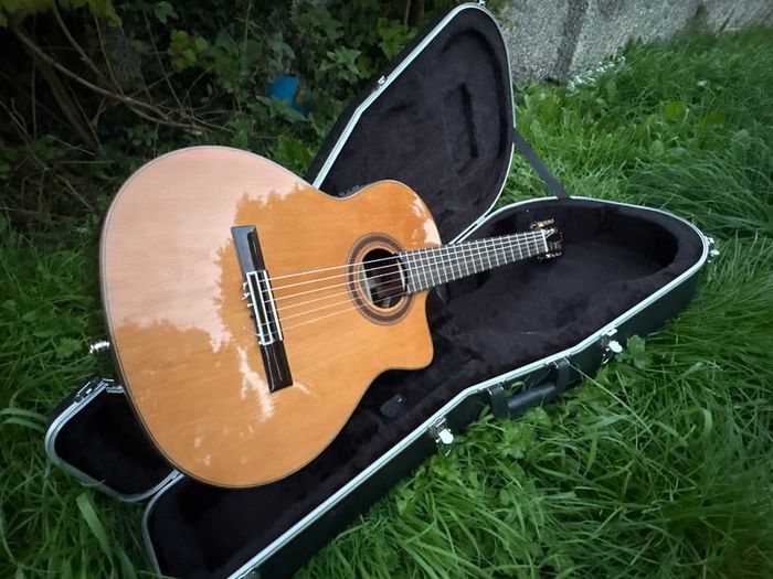 Cordoba C7-CE Classical Electro-Acoustic Guitar + Hard Case
