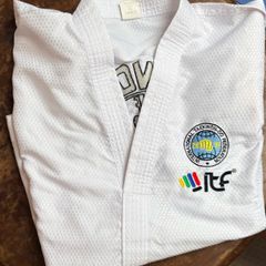 Taekwondo suit