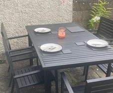 outdoor table and chairs
