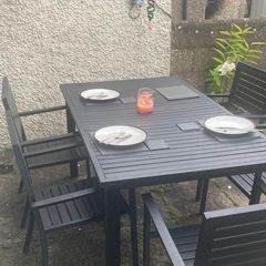 outdoor table and chairs