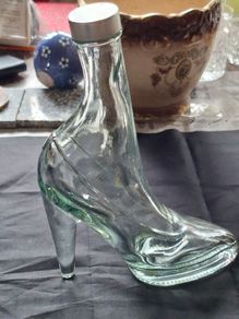 Beautiful Old Unique Glass Lady High Heel Shoe Shaped Decanter Bottle Postage Available, Add a touch of vintage charm to your vanity or collection with this unique glass lady high heel shoe-shaped