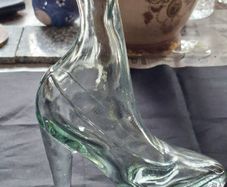 Beautiful Old Unique Glass Lady High Heel Shoe Shaped Decanter Bottle Postage Available, Add a touch of vintage charm to your vanity or collection with this unique glass lady high heel shoe-shaped