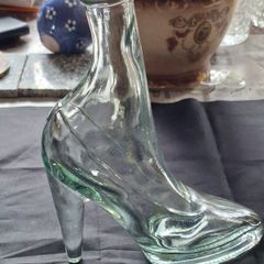 Beautiful Old Unique Glass Lady High Heel Shoe Shaped Decanter Bottle Postage Available, Add a touch of vintage charm to your vanity or collection with this unique glass lady high heel shoe-shaped