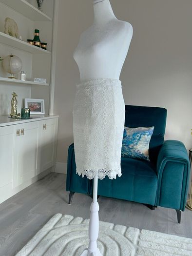 Ladies White Lace Mini Skirt from Lipsy London Love Michelle Keegan