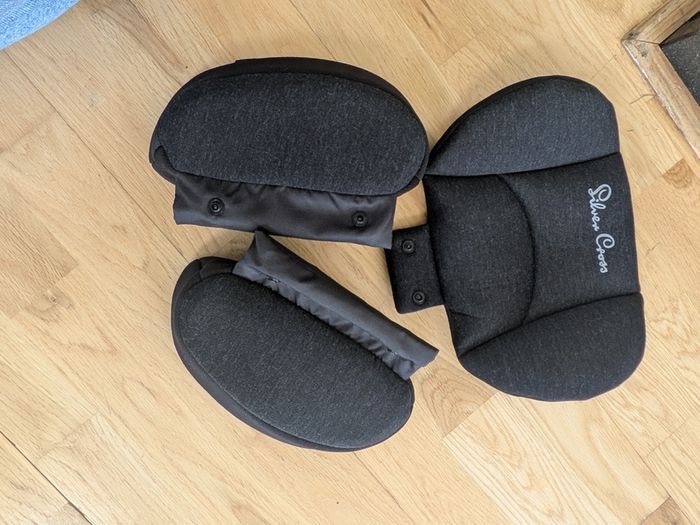 Silvercross car seat with isofix base