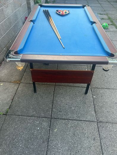 Free snooker Table