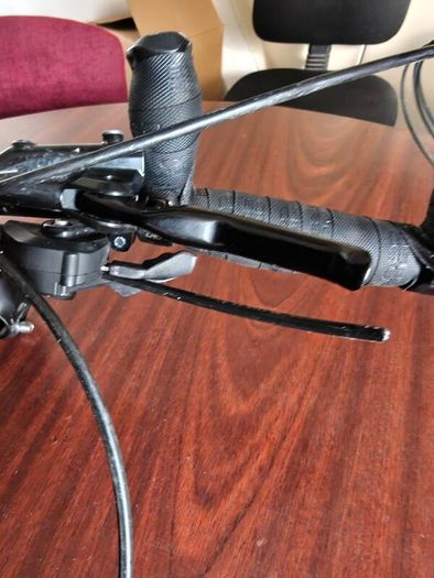 Flat bar with Shimano hydraulic brakes and shifters