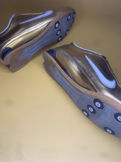 Get Luxury Gold Nike's
