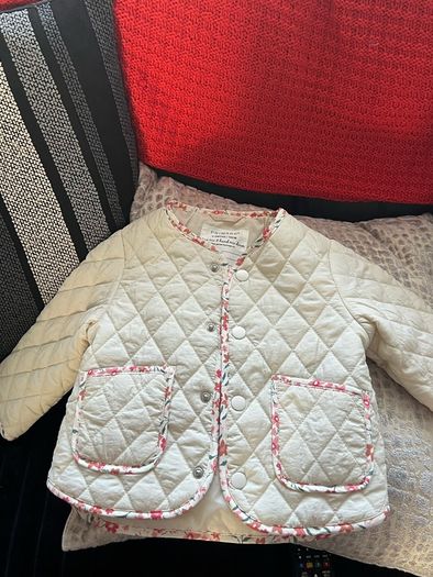 Girls jacket 6/9 mths new never worn