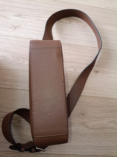 Uterque ladies crossbody genuine leather handbag in excellent condition and never used see last three photos for exact measurements FREE STANDARD POSTAGE INCLUDED