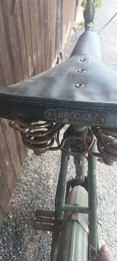 Antique Raleigh Roadster Bicycle  all originals for restoration project all works just needs tyres great original piece for the collection solid bike gears all work too