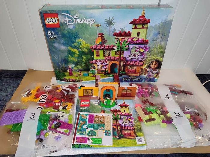 Lego House Disney Encanto The Madrigal House 43202 Complete