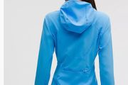 Lululemon windbreaker