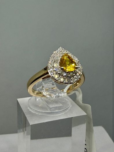 Gold Luxuriant 9K Yellow Gold AAA Loop Clean Chantaburi Yellow Sapphire & Lab Grown Diamond