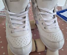 Girls rollerskates size 3