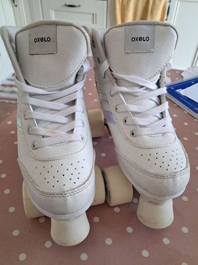 Girls rollerskates size 3