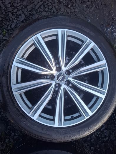 21" Genuine Audi Q8 S Line Alloys with tyres