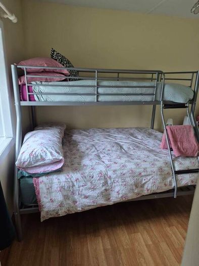 triple bunk bed