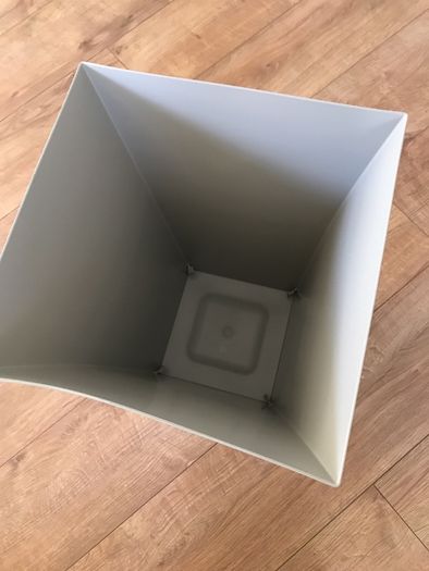 pot/ planter