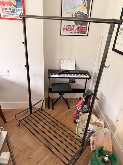Clothes rail