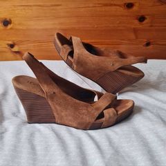 Ugg Hazel slingback Wedge sandles Size 8 eu 41 Tan In excellent condition